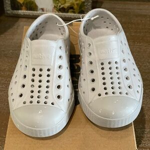 Native Kids Water Shoes - Classic White